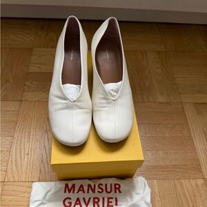 Mansur gavriel glove pumps in Ivory size 37